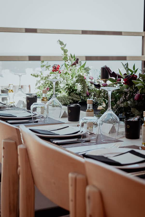 modern-wedding-decoration-ideas-black-color_01x