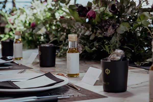 modern-wedding-decoration-ideas-black-color_02