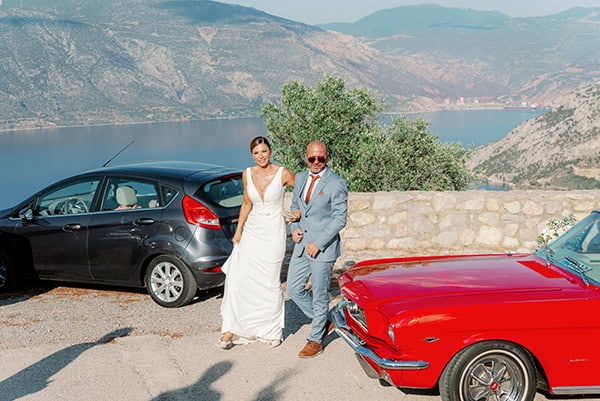 pretty-summer-wedding-antikyra-white-flowers_16