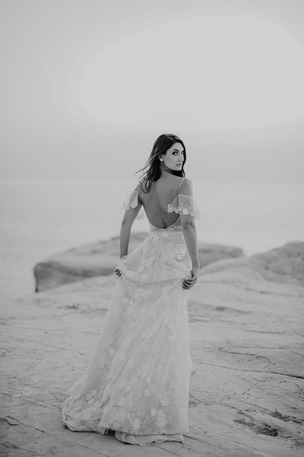 romantic-fall-wedding-limassol-white-roses_03z