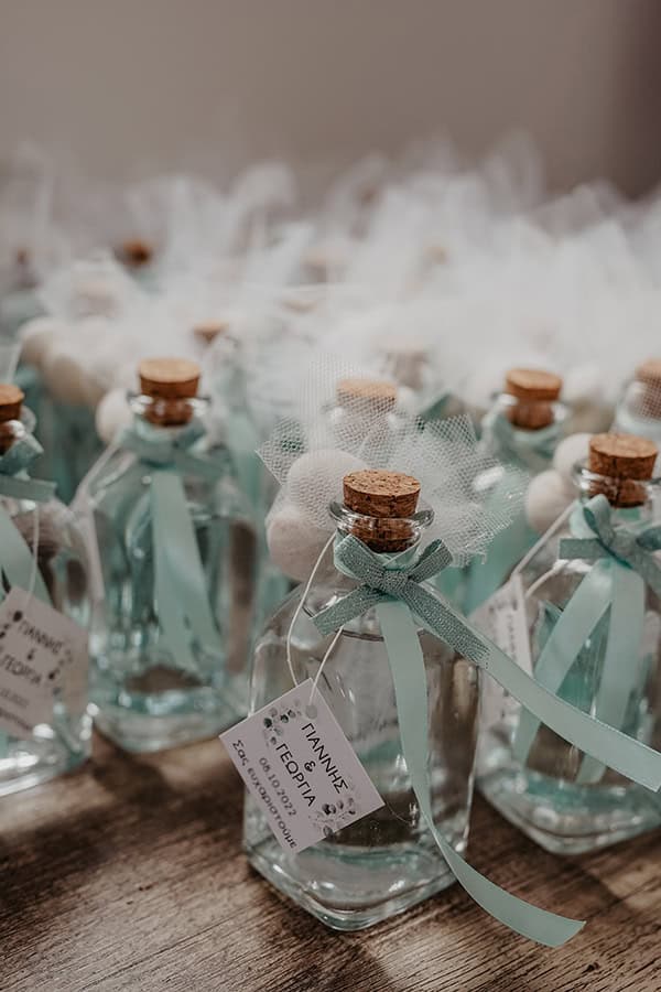 romantic-fall-wedding-limassol-white-roses_04x