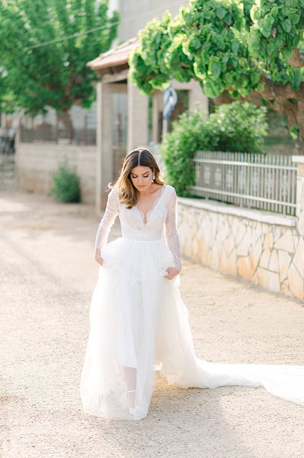 romantic-spring-wedding-island-white-flowers_11