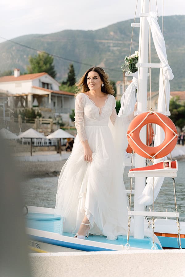 romantic-spring-wedding-island-white-flowers_25