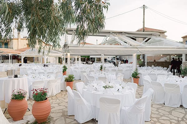 romantic-spring-wedding-island-white-flowers_37