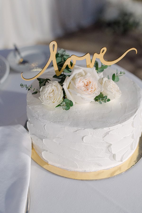 romantic-spring-wedding-island-white-flowers_38x
