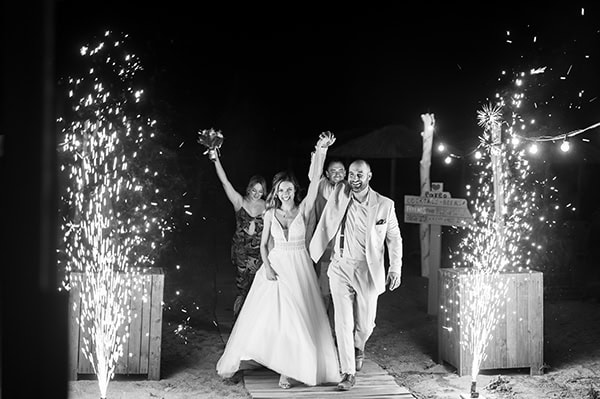 romantic-summer-wedding-larissa-lovely-snapshots_14