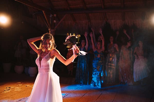 romantic-summer-wedding-larissa-lovely-snapshots_17