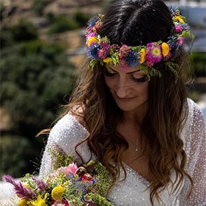 Ρουστίκ ανοιξιάτικος γάμος στην Τήνο με πολύχρωμα λουλούδια │ Άννα & Αλέξανδρος