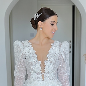 Aνοιξιάτικος γάμος στη Λευκωσία με πρωτέα και μπορντό αποχρώσεις │ Ευδοκία & Xρίστος