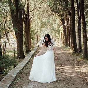 Ρομαντικός καλοκαιρινός γάμος στην Αθήνα με πορτοκαλί τριαντάφυλλα | Άννα-Μαρία & Νίκος