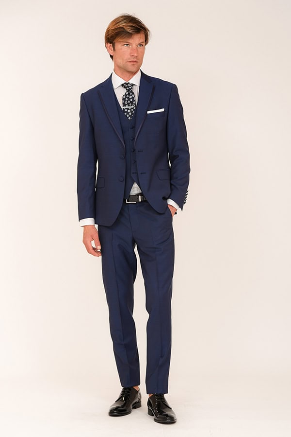 unique-groom-suits-portobellos_11