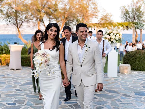 utterly-romantic-wedding-athens-elegant-details-lush-florals_16