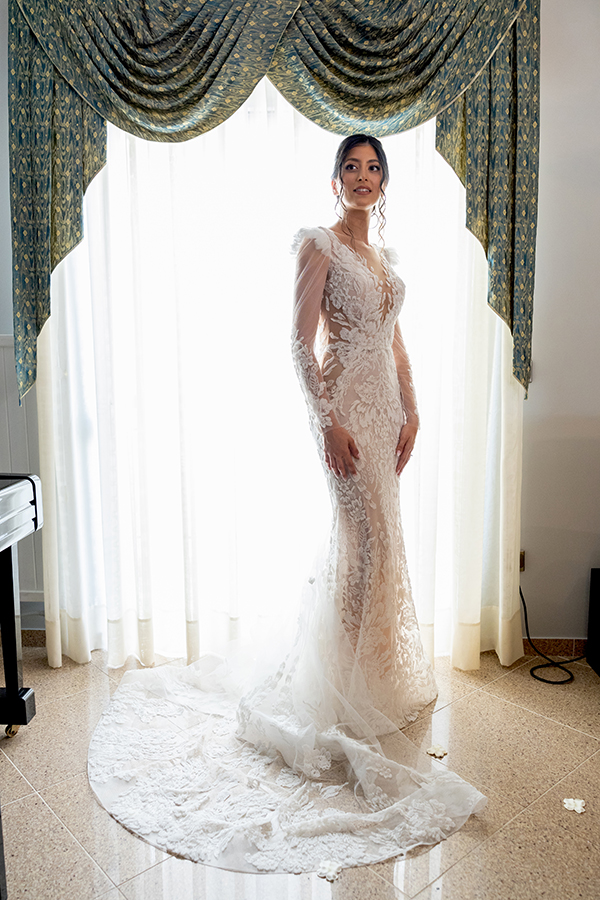 beautiful-summer-wedding-athens-white-peach-flowers_05