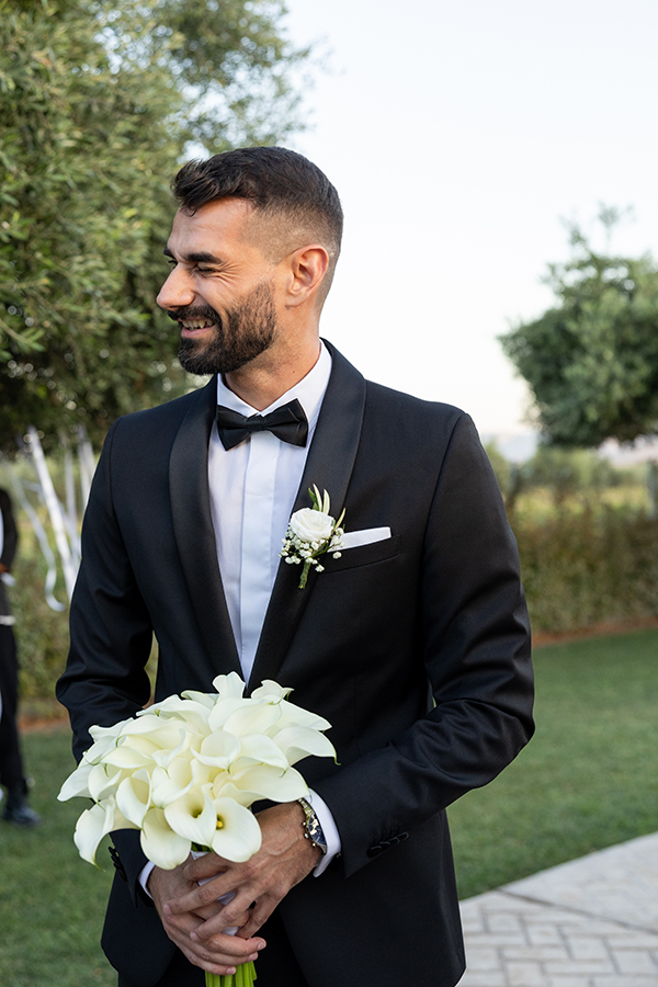beautiful-summer-wedding-athens-white-peach-flowers_10