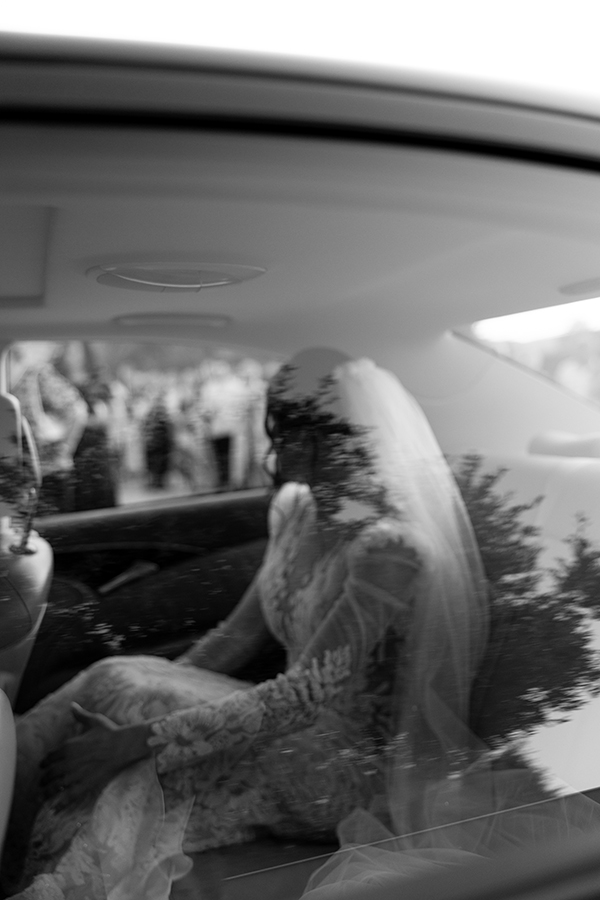 beautiful-summer-wedding-athens-white-peach-flowers_10x