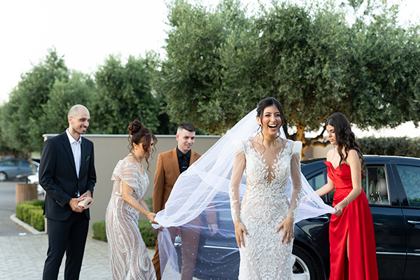 beautiful-summer-wedding-athens-white-peach-flowers_11