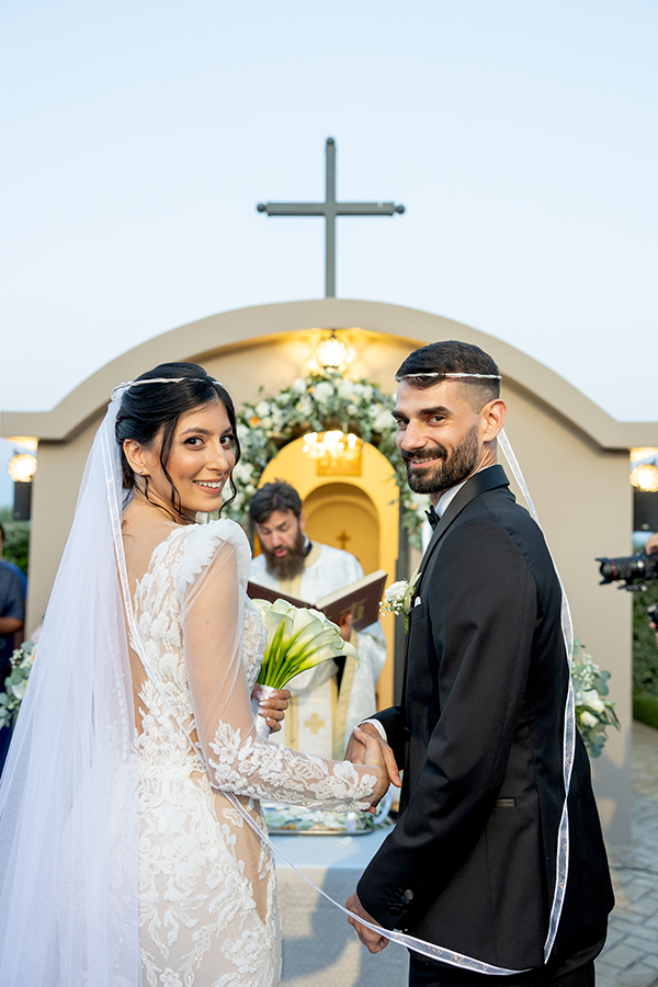 beautiful-summer-wedding-athens-white-peach-flowers_14