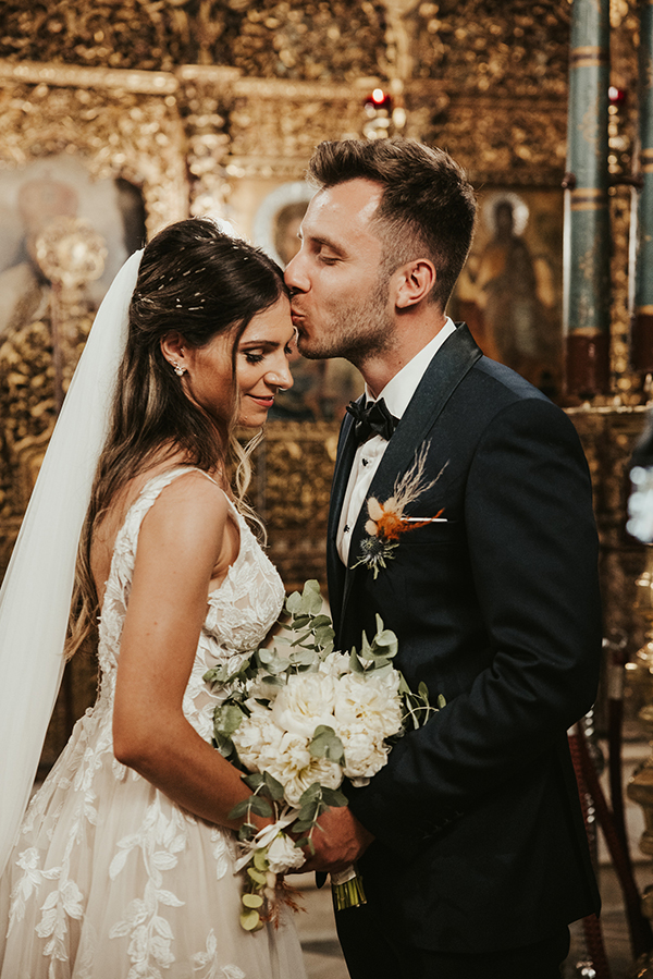 bohemian-summer-wedding-pelion-white-orange-pampas-grass_02