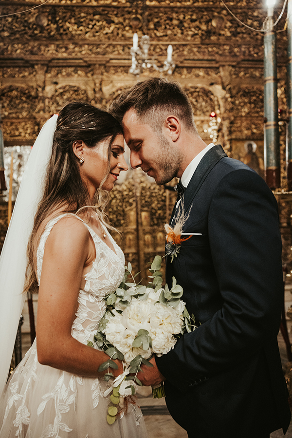 bohemian-summer-wedding-pelion-white-orange-pampas-grass_23