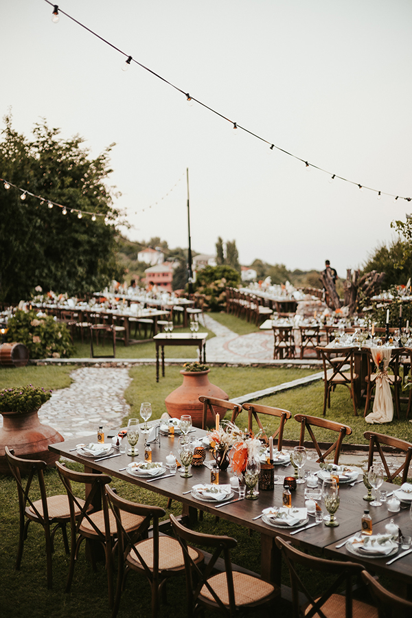 bohemian-summer-wedding-pelion-white-orange-pampas-grass_24