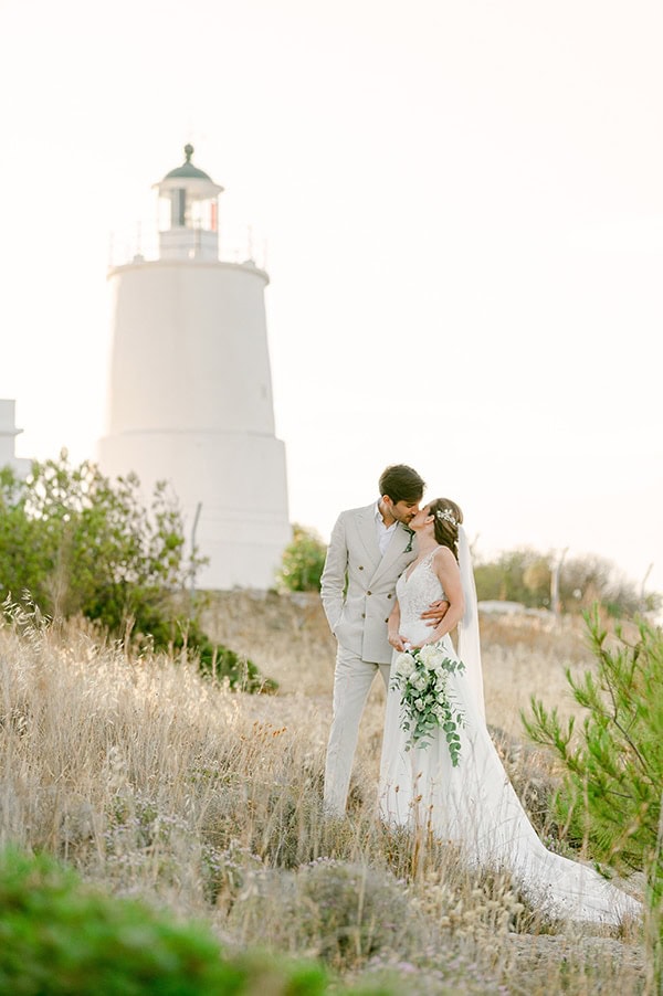 destination-summer-wedding-spetses-white-flowers_02x