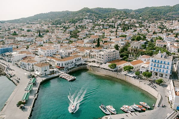 destination-summer-wedding-spetses-white-flowers_03x