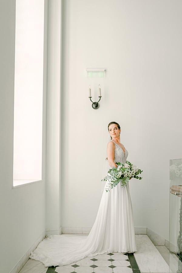 destination-summer-wedding-spetses-white-flowers_07z