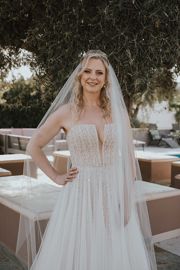 destination-wedding-athens-fuchsia-peach-roses_15