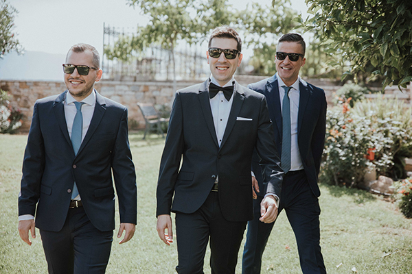 destination-wedding-athens-fuchsia-peach-roses_19