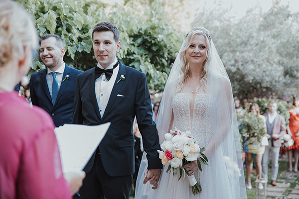 destination-wedding-athens-fuchsia-peach-roses_31