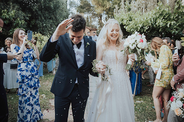 destination-wedding-athens-fuchsia-peach-roses_36z