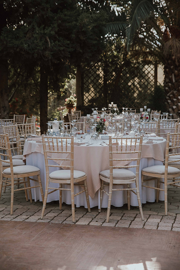 destination-wedding-athens-fuchsia-peach-roses_43