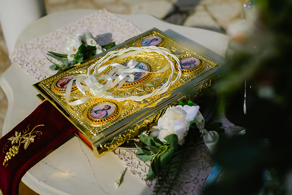 gorgeous-spring-wedding-athens-white-hudrangeas_09