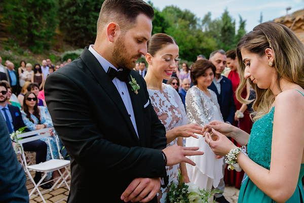gorgeous-spring-wedding-athens-white-hudrangeas_09z