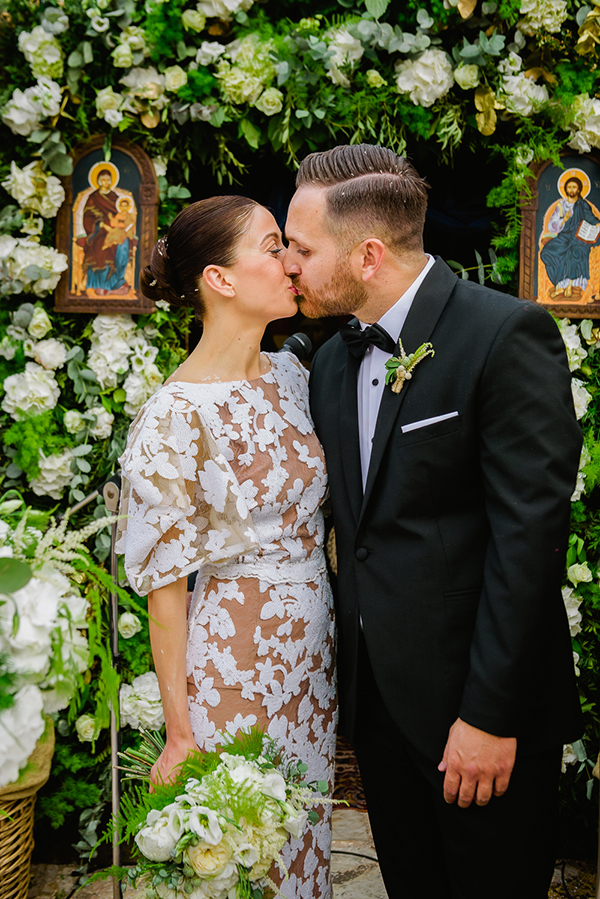 gorgeous-spring-wedding-athens-white-hudrangeas_12