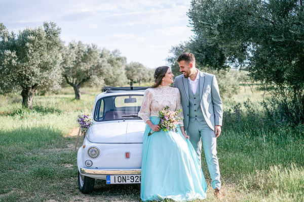 Modern-chic ανοιξιάτικος πολιτικός γάμος στην Αθήνα με λουλούδια του αγρού | Κατερίνα & Δημήτρης