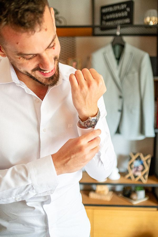 modern-chic-spring-civil-wedding-athens-field-flowers_11