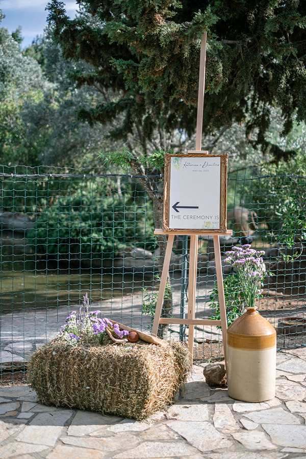 modern-chic-spring-civil-wedding-athens-field-flowers_14