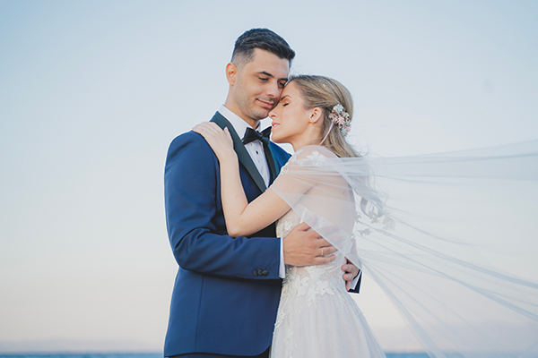 modern-fall-wedding-athens-colorful-flowers_02