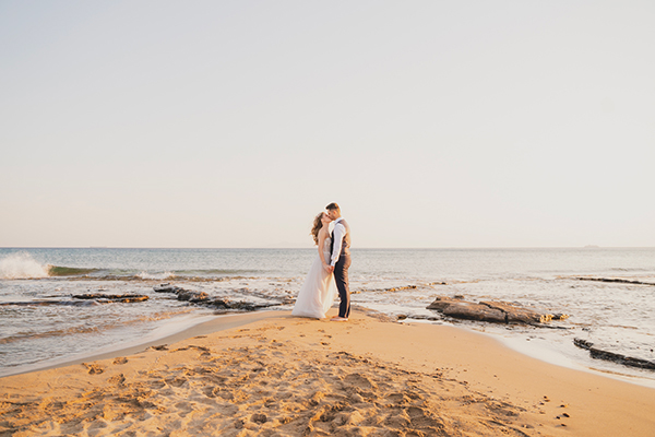 modern-fall-wedding-athens-colorful-flowers_04