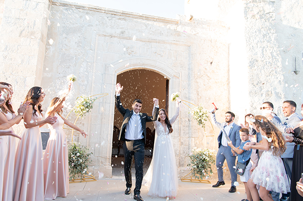 romantic-fall-wedding-limassol-baby-pink-roses_25