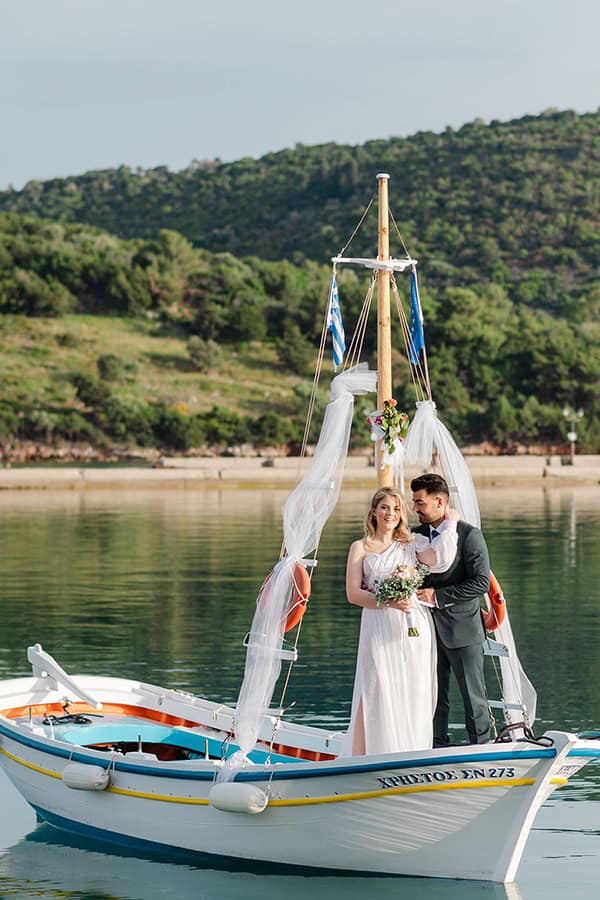 romantic-spring-wedding-nafpaktos-white-orange-roses_02y