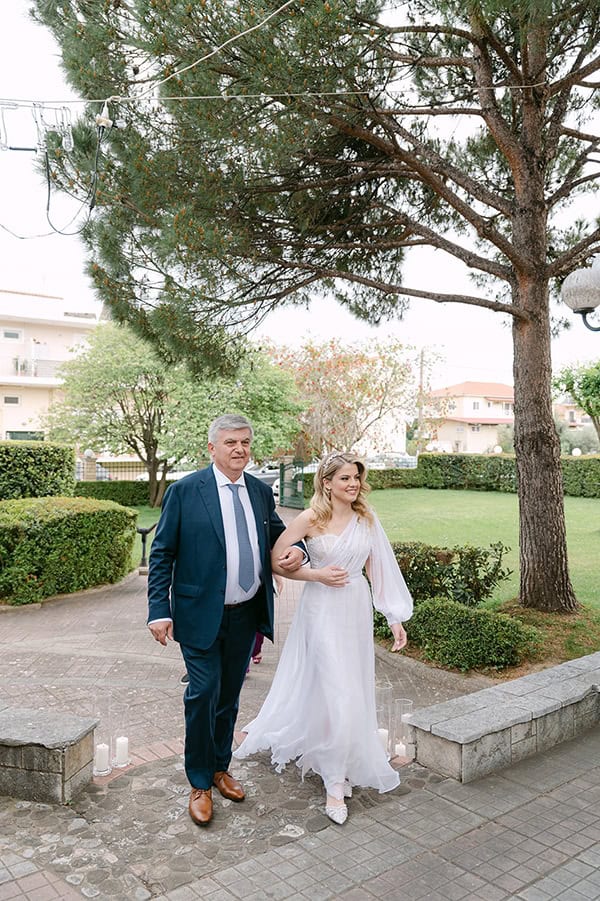 romantic-spring-wedding-nafpaktos-white-orange-roses_25