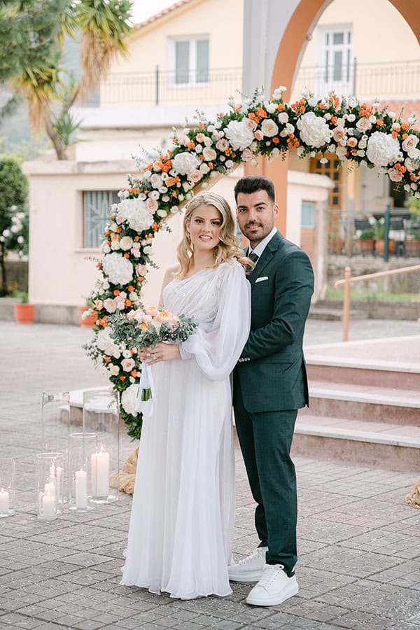 romantic-spring-wedding-nafpaktos-white-orange-roses_37x