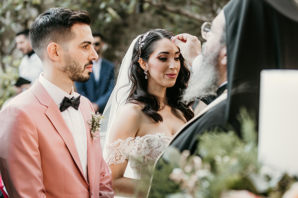 romantic-spring-wedding-white-bougainvillea_14