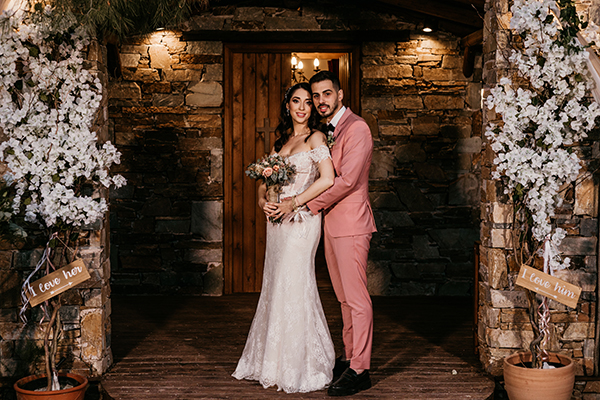 romantic-spring-wedding-white-bougainvillea_16