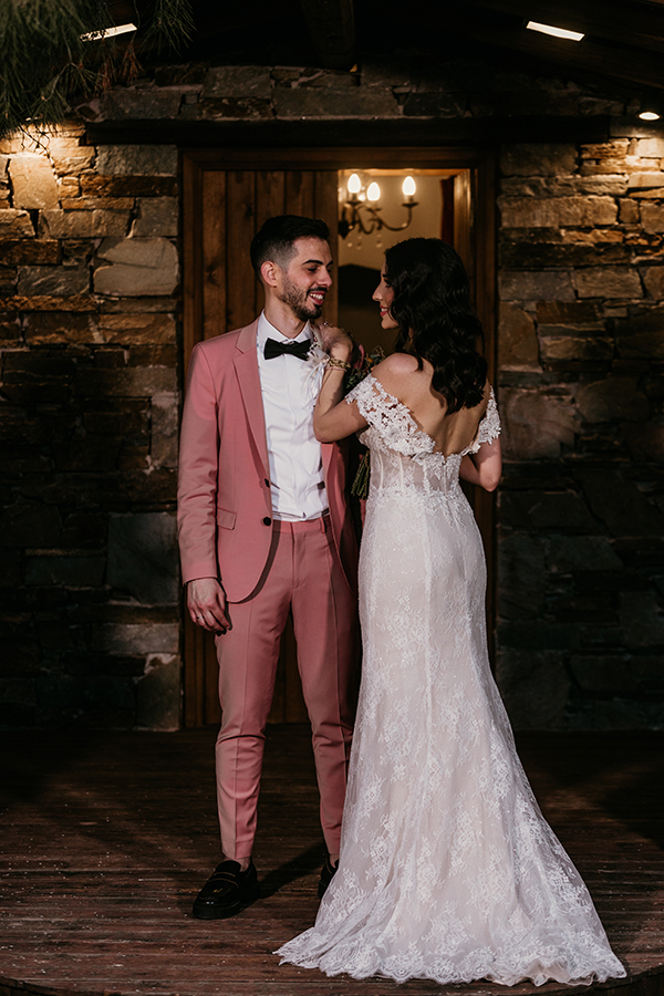 romantic-spring-wedding-white-bougainvillea_17