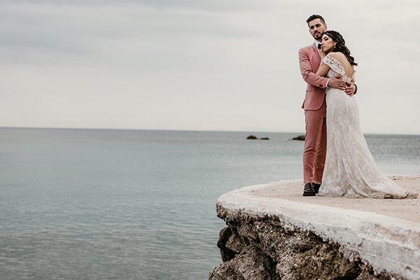 romantic-spring-wedding-white-bougainvillea_23