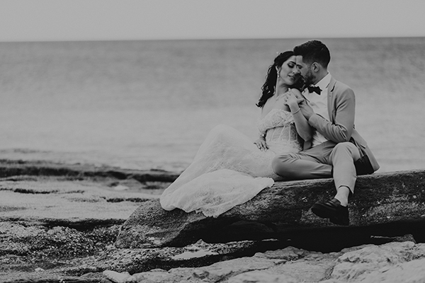 romantic-spring-wedding-white-bougainvillea_26