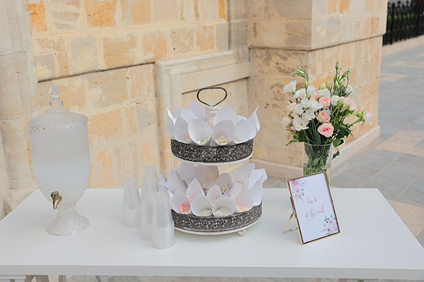 romantic-summer-wedding-nicosia-pink-roses_10